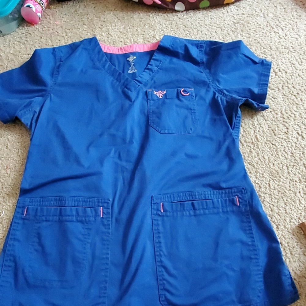 Scrub top